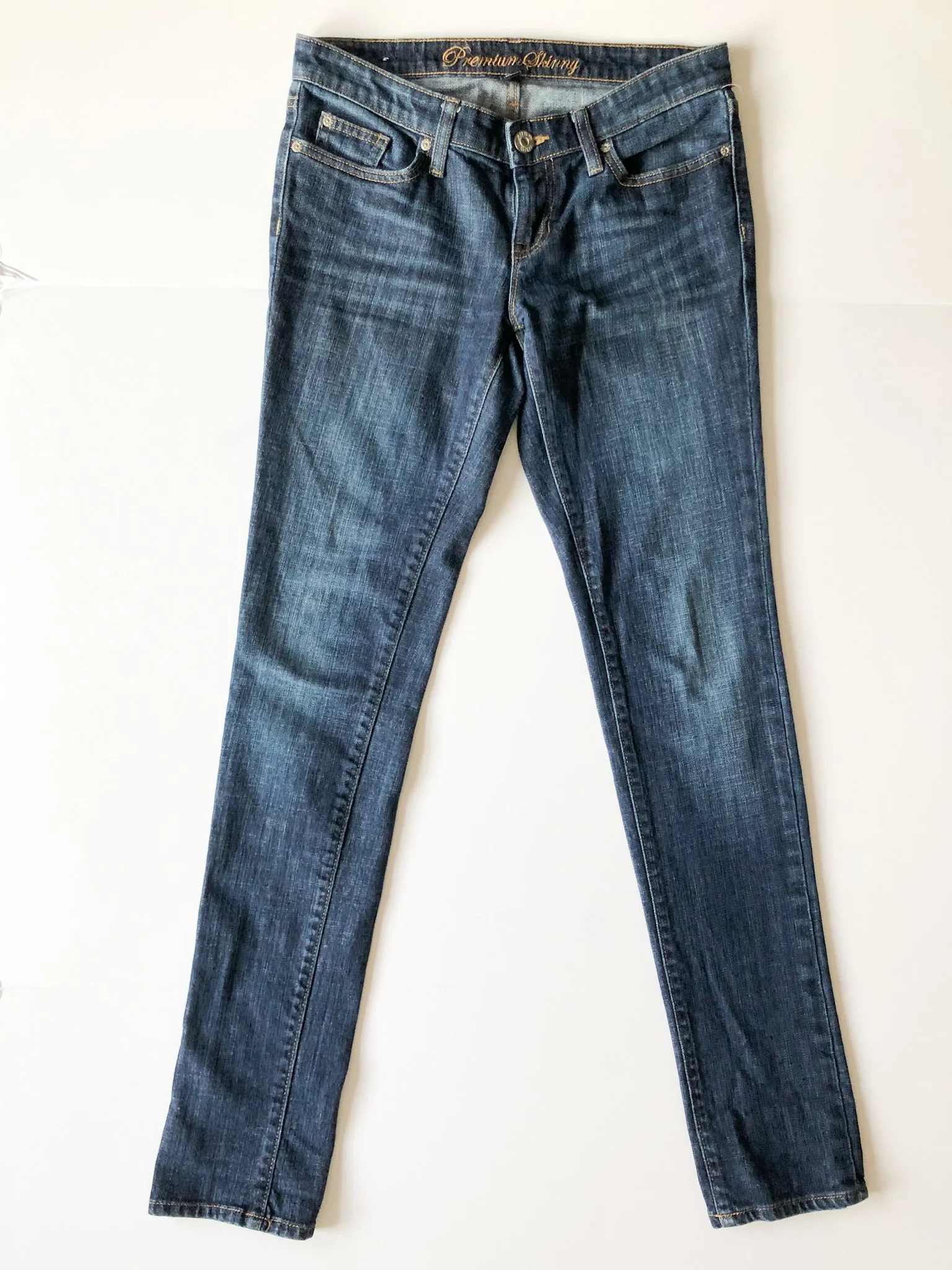 GAP Premium Skinny Dark Wash Skinny Jeans - Size 2/26