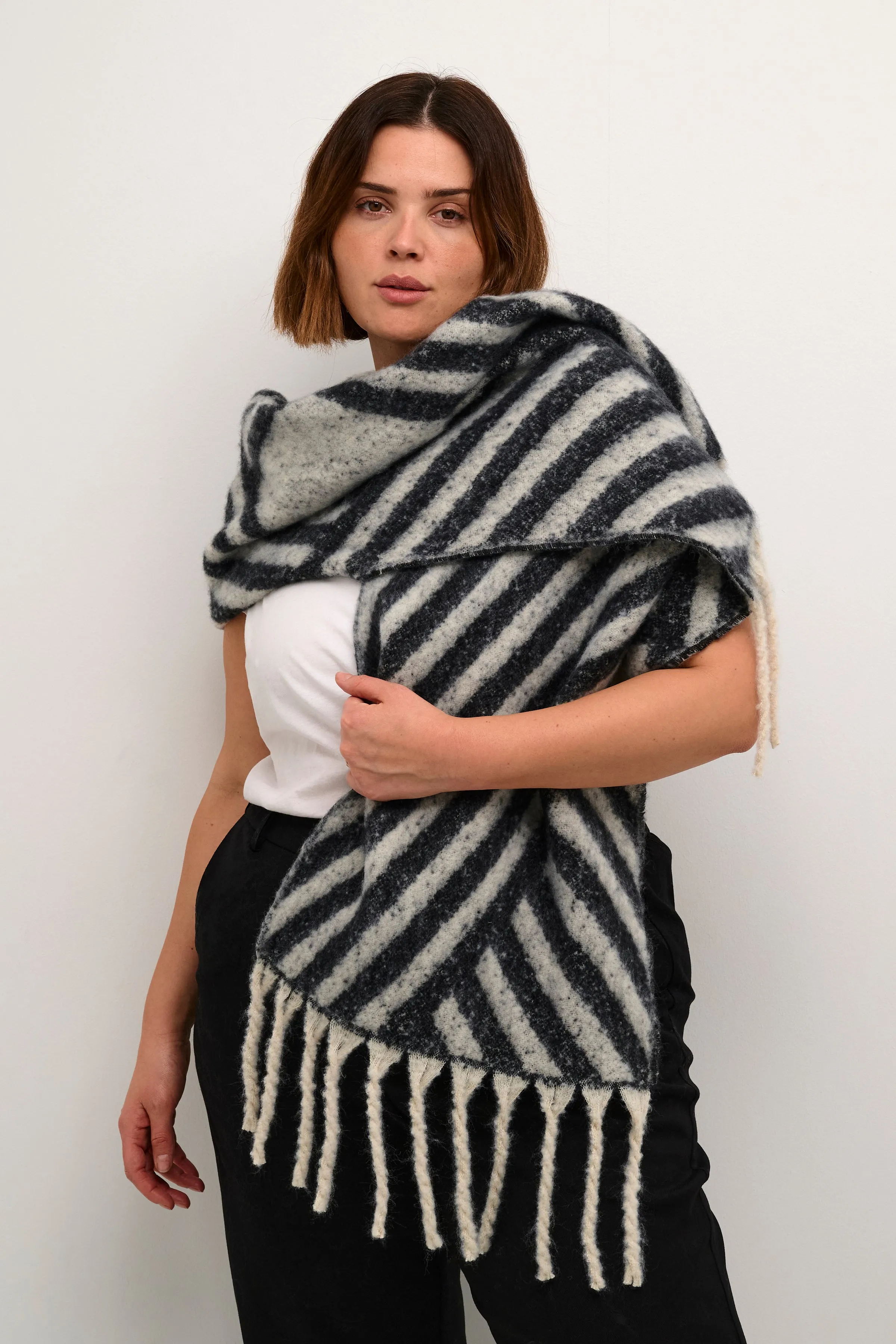 Kaffe Curve Jolana Scarf in Grey